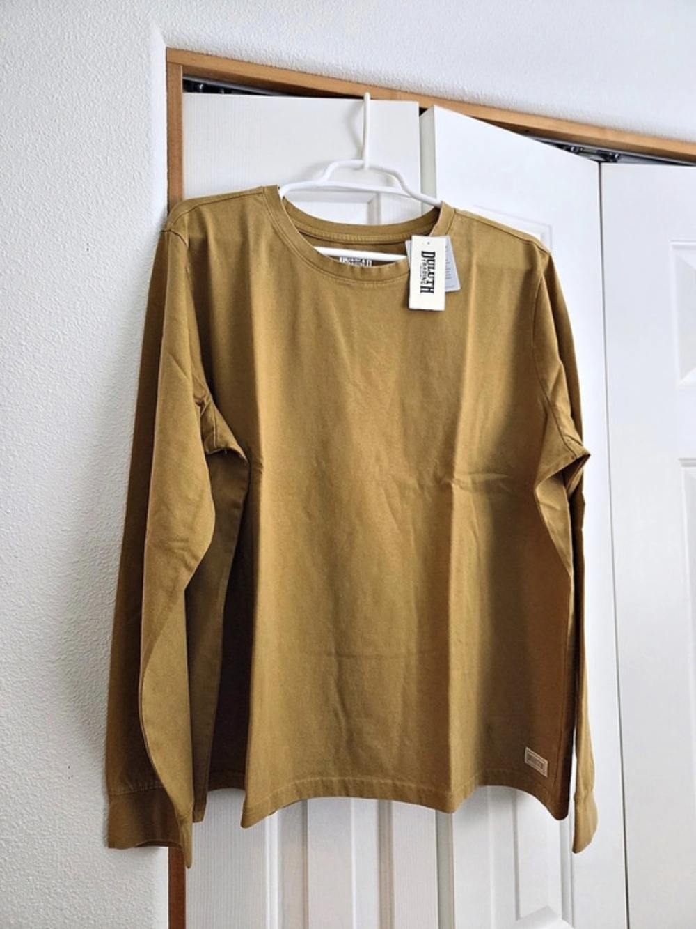 Duluth Trading Heritage Washed Crewneck Long Sleeve Tee Autumn Wheat Size XL NWT